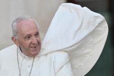 diocese-de-campos-lamenta-a-morte-do-papa-francisco-e-decreta-luto-oficial-de-tres-dias